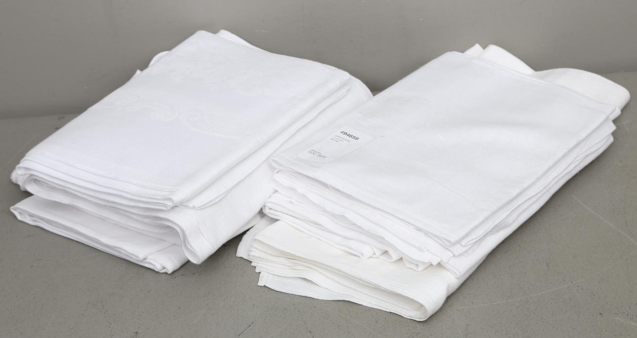 LINNEDUKAR, 11 st, bl.a damast.