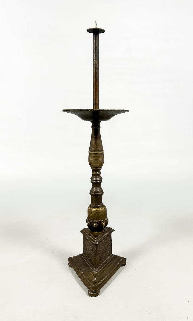 A bronze candlestick, Sandcast, 18th/20th Century.