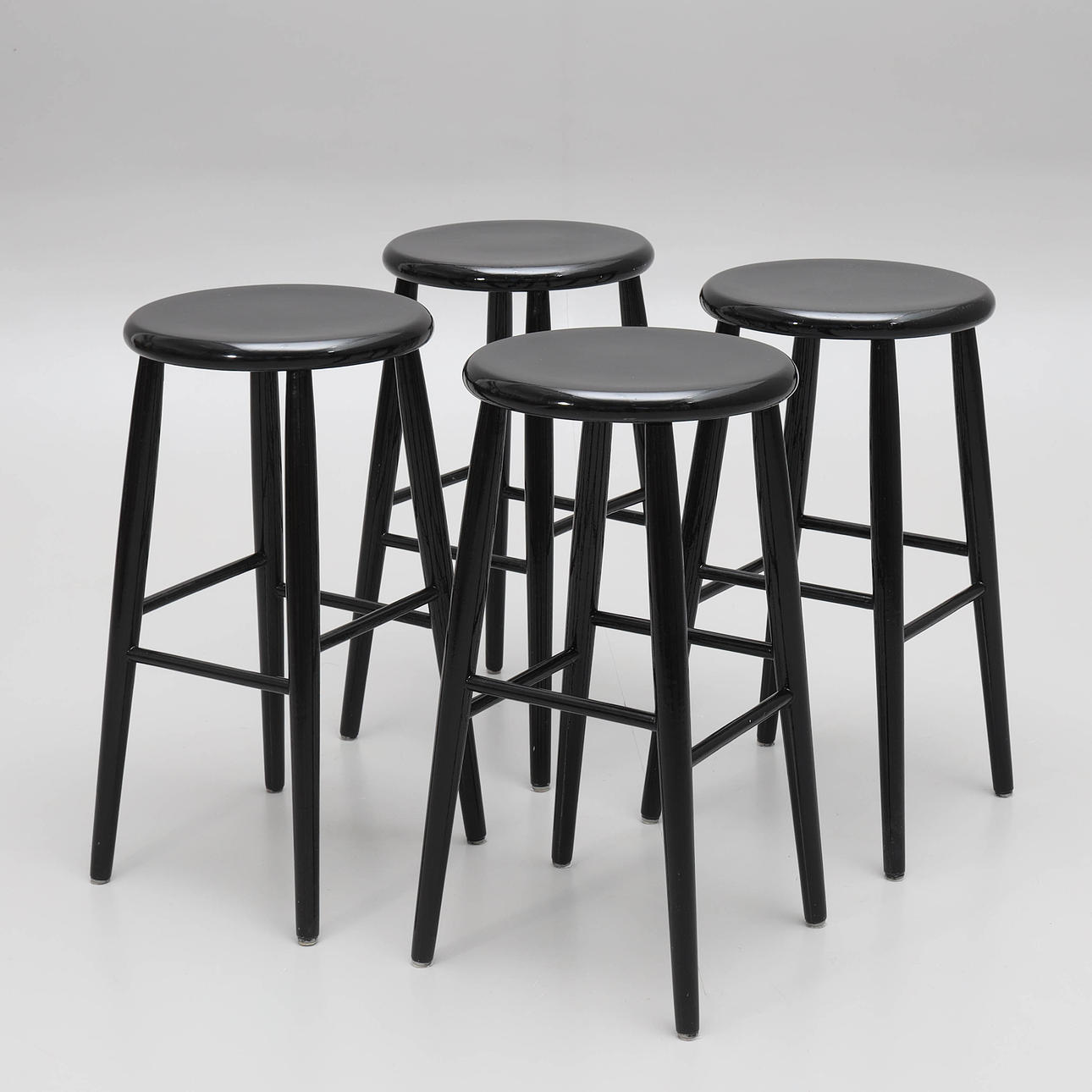 BARSTOLAR, 4 st, bemålat trä.