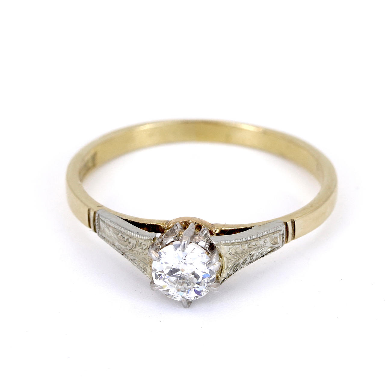 18CT GOLD DIAMOND SET SOLITAIRE RING.