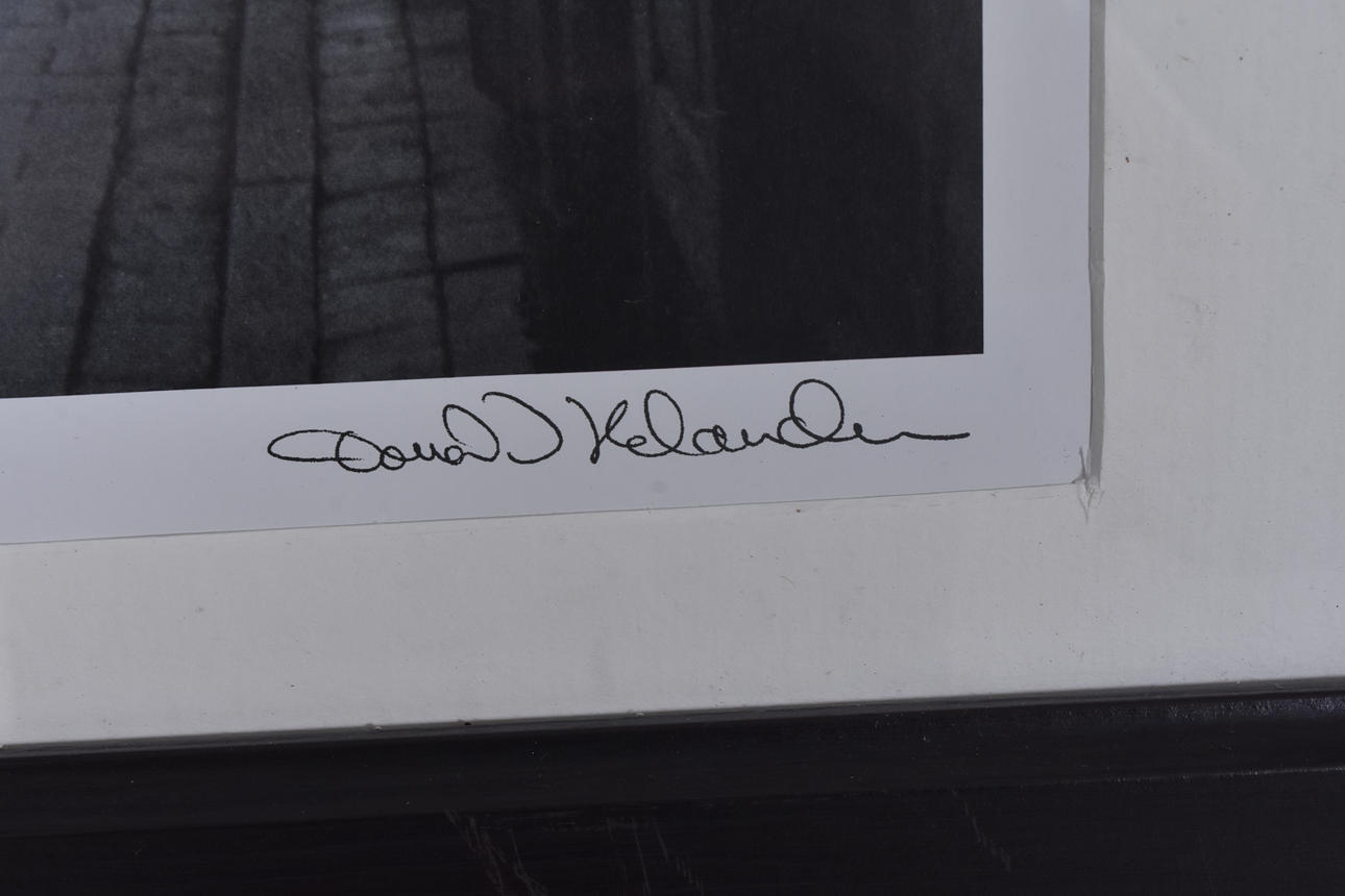 DONALD HELANDER. fotografi, Gamla Stan 1961. Konst - Fotografi - Auctionet