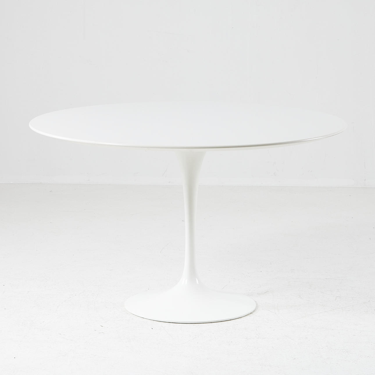 EERO SARINEN. Dining table, “Tulip Table”, Knoll International.