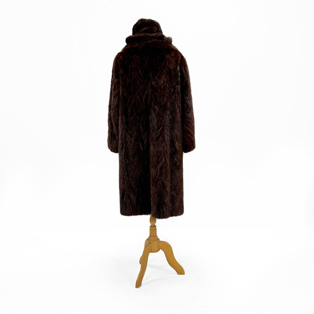 FUR COAT WITH HAT- Nutria.