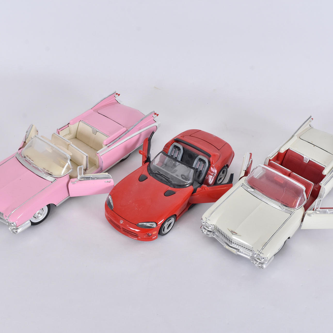 MODELLBILAR, 3 st, Burago & Maisto.