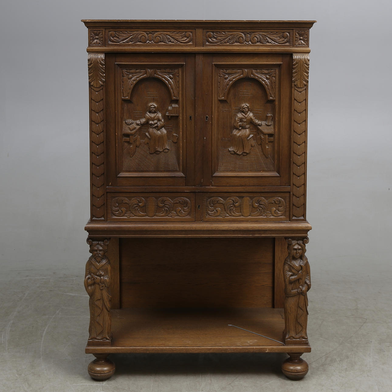 SKÅP, troligen Eugen Höglund, Vetlanda, omkring 1900-talets mitt.