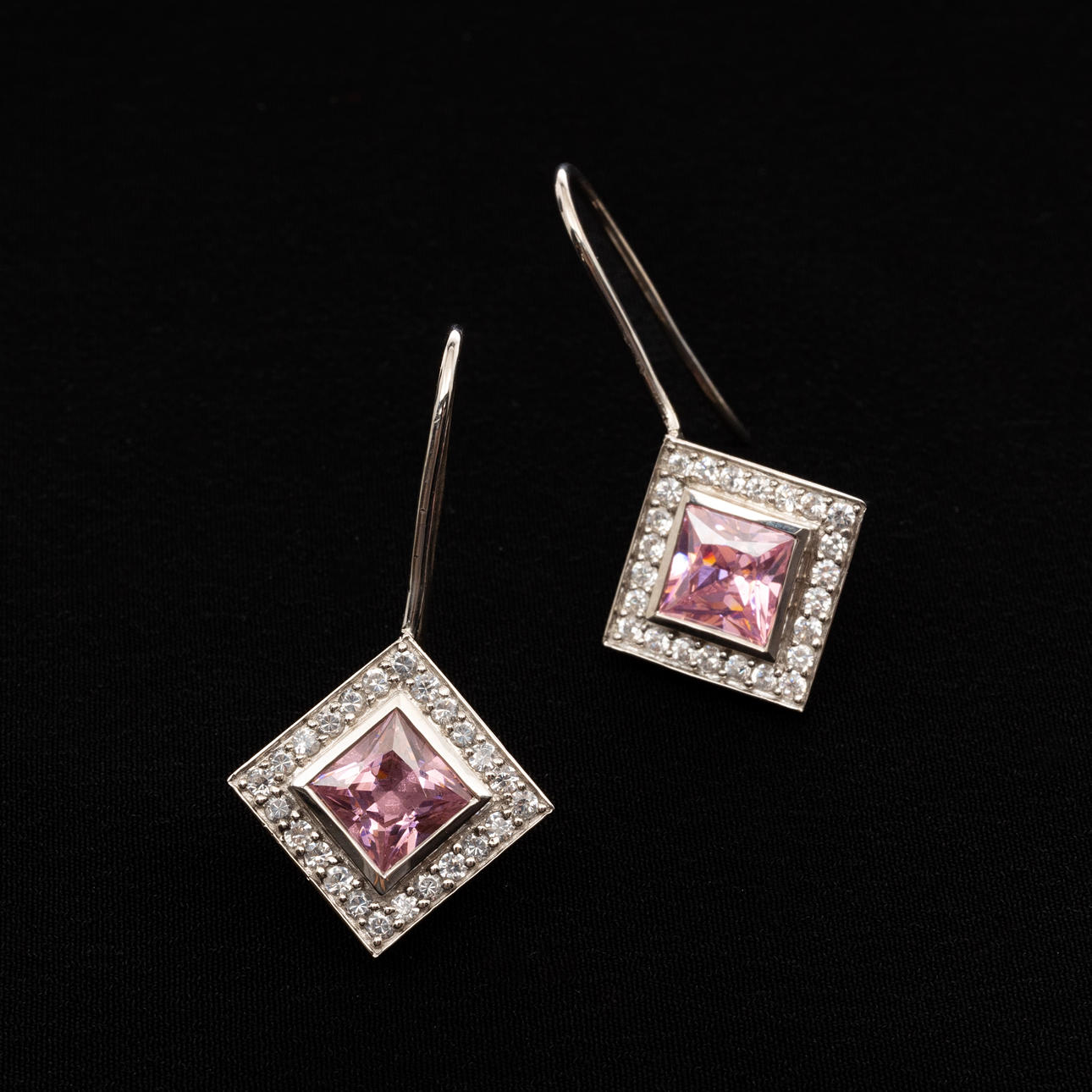EARRINGS, Sterling silver, Cubic zirconia.