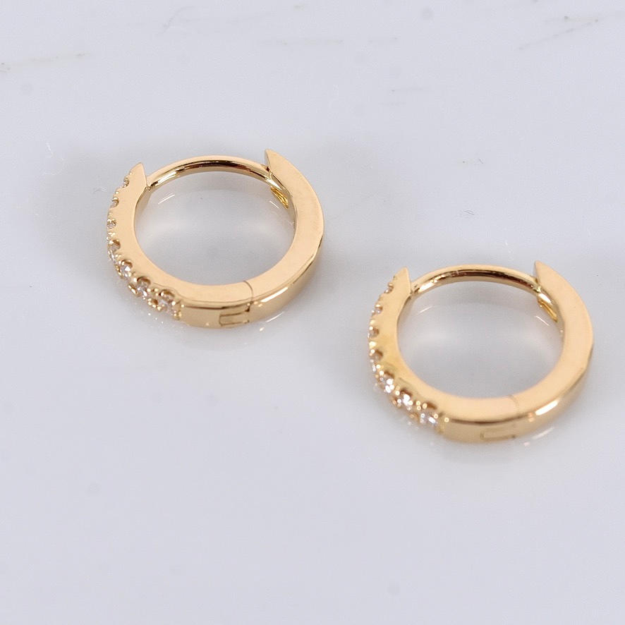 DIAMOND NECKLACES, a pair, 0,11ct, 18K.