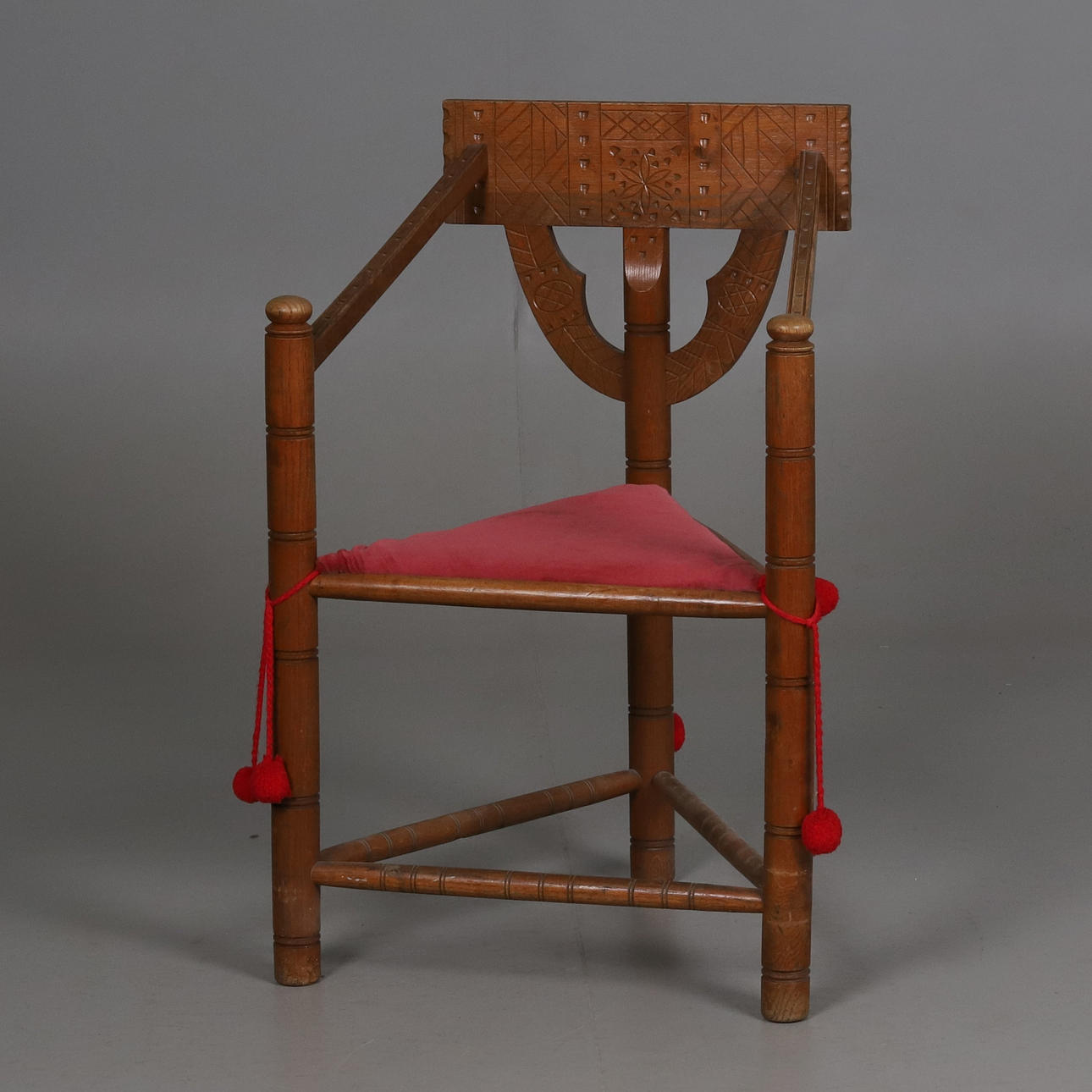 MUNKSTOL, beskuren ek, 1900-tal.