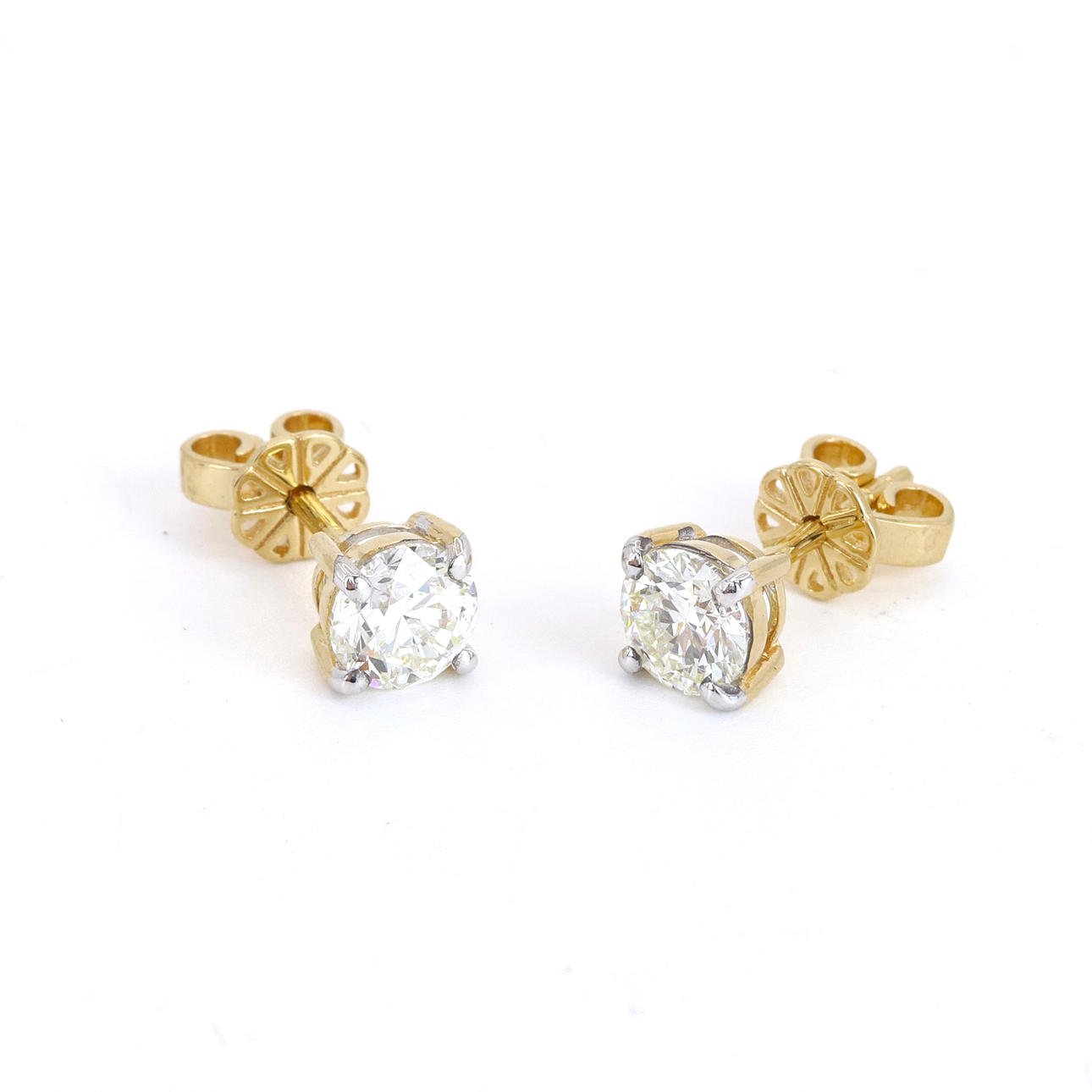 18CT GOLD EARRINGS 1.1CT DIAMONDS.