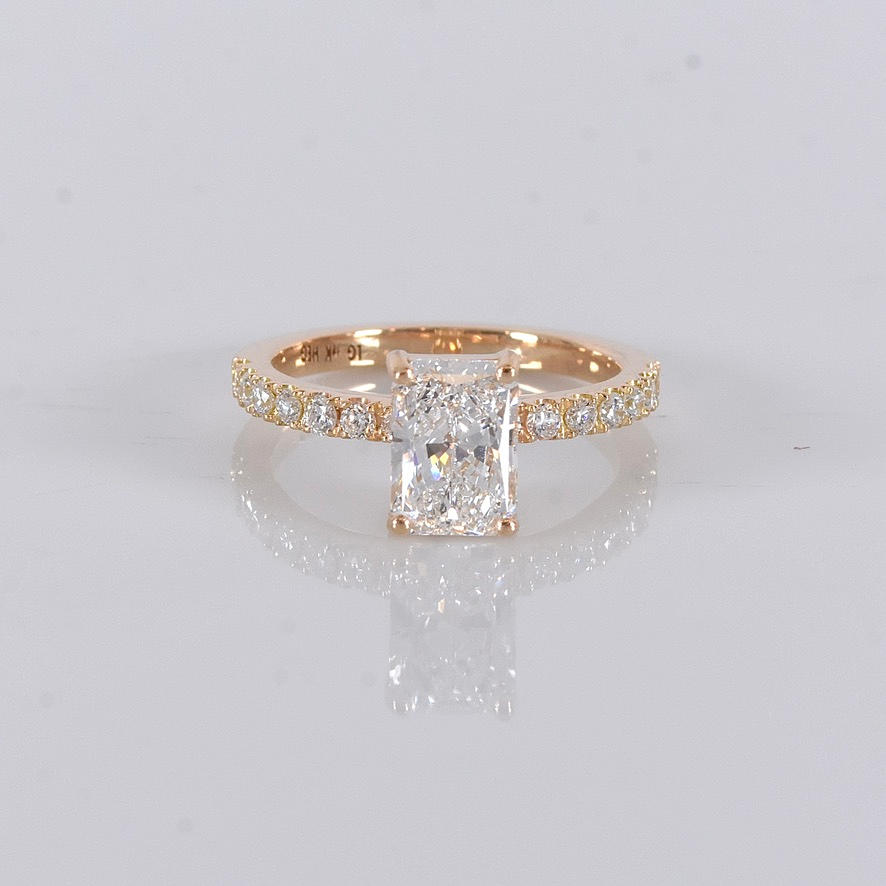 DIAMOND RING, 1,80ct, 18K IGI Cert Labgrown.