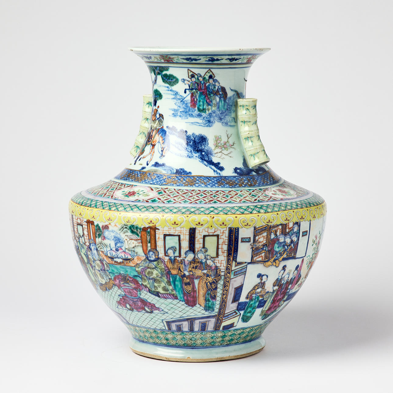 A Large Chinese Vase, Hu. Asiatica - Ceramics & Porcelain - Auctionet