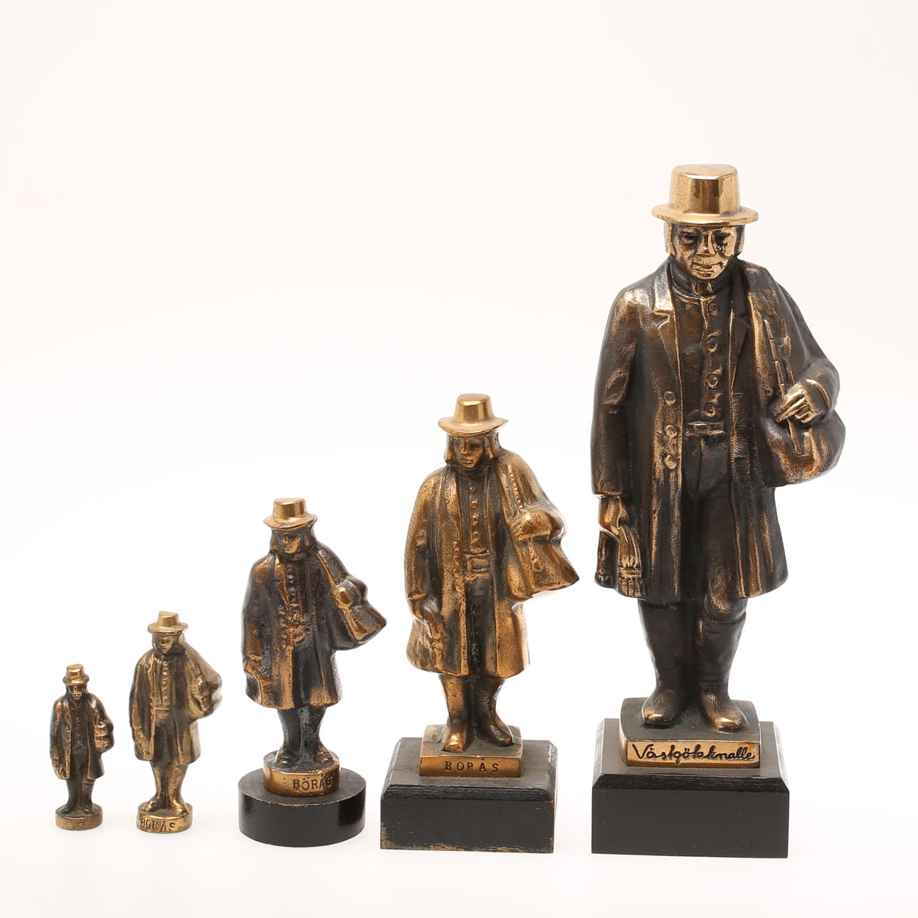 SKULPTURER, 5 st, brons, "Knallen från sjuhärad", Nils Castegren, Borås.