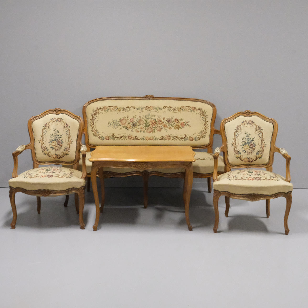 SITTGRUPP, ROKOKOSTIL, FYRA DELAR.