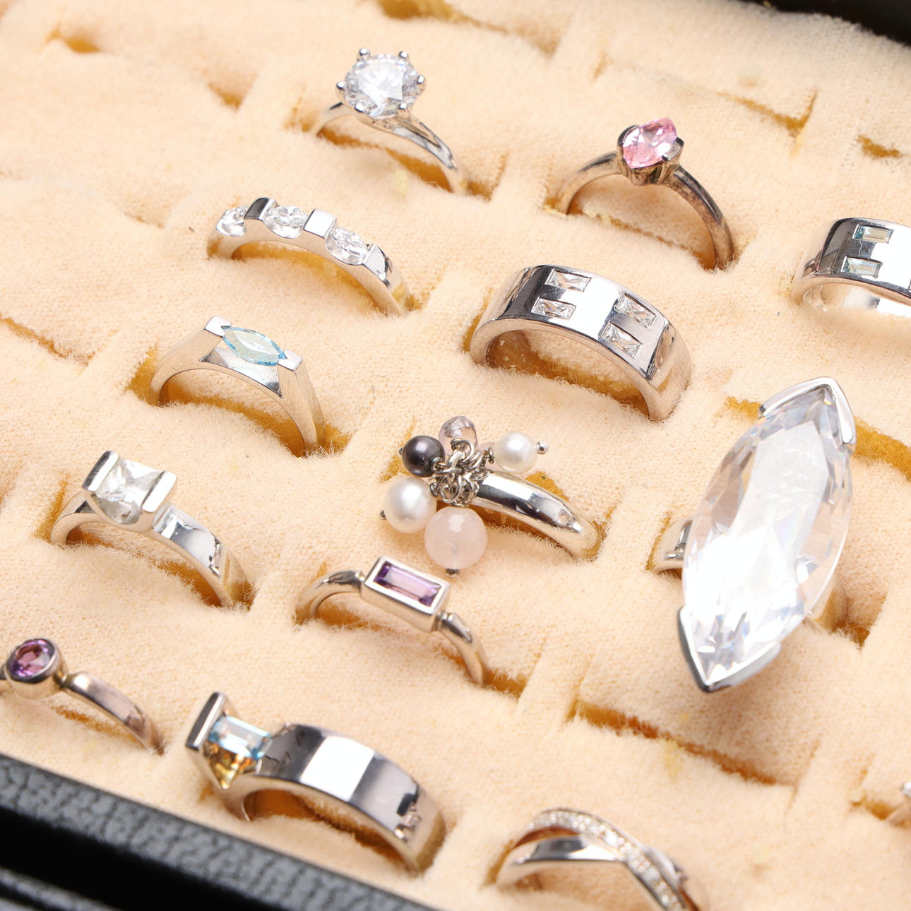 A COLLECTION OF 18 WHITE METAL RINGS STAMPED 925 SET VARIOUS STONES, IN ...