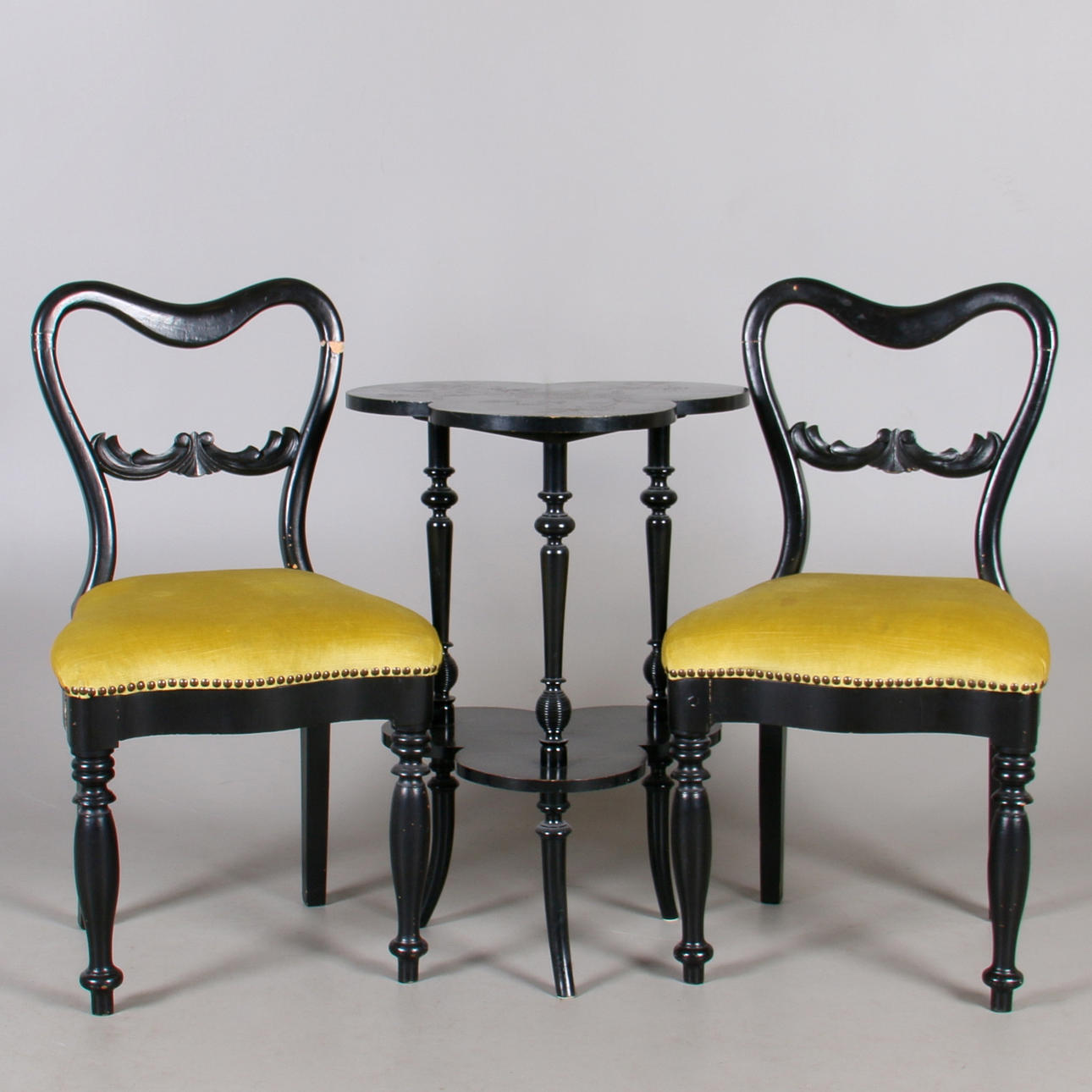 STOLAR, samt bord, 3 delar, nyrenässans, 1800-talets andra hälft.