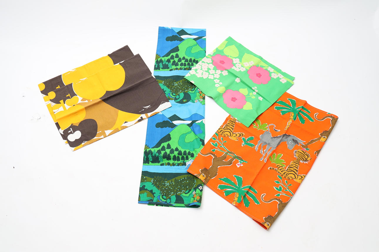 STUVBITAR, textil 4 delar, 1900-talets andra hälft.