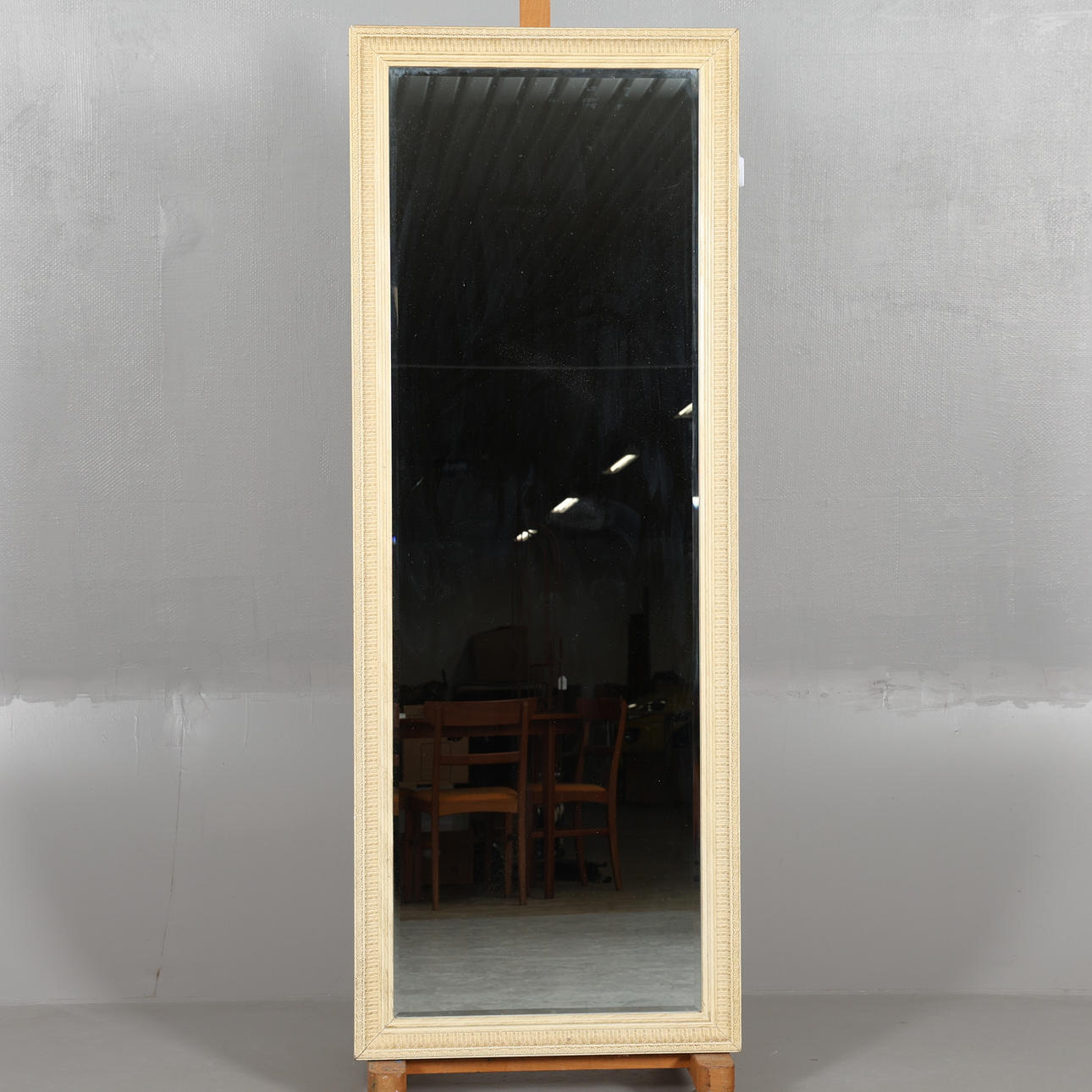 MIRROR CONTEMPORARY.