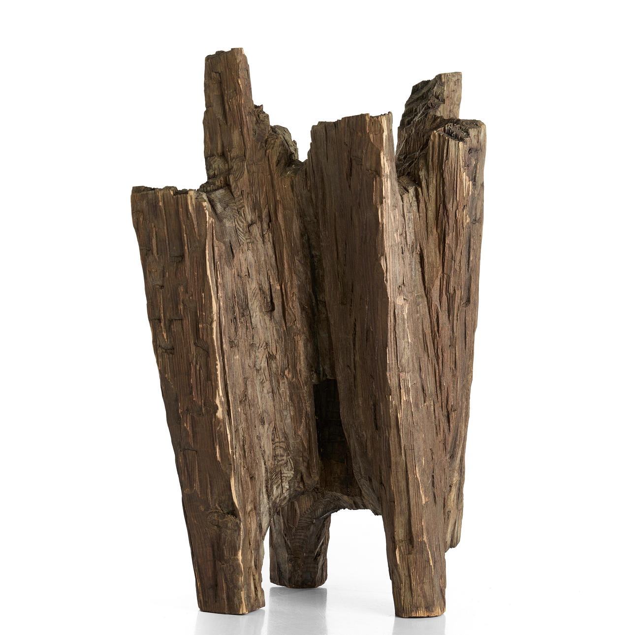 OIDENTIFIERAD KONSTNÄR. Brutalist sculpture, pine.