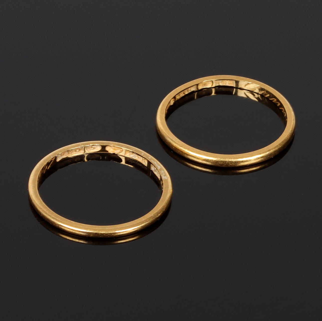 RINGAR 2 st, 23k guld, 1947. Vikt 4 gram.