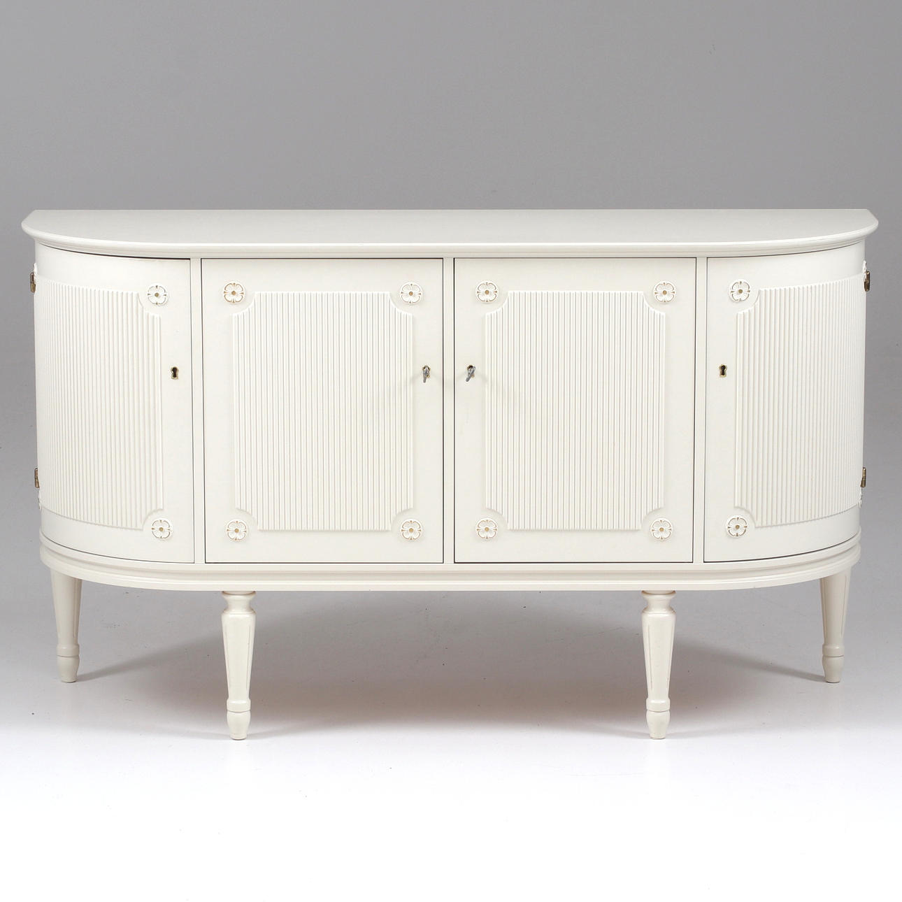 SIDEBOARD, Gustaviansk stil. 1900-tal.