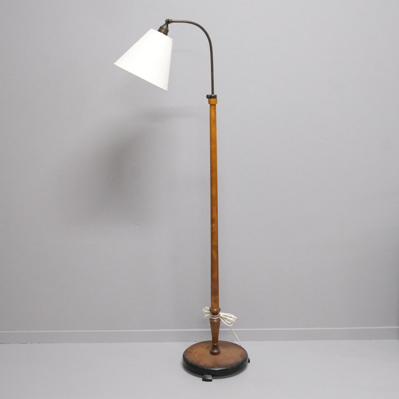 GOLVLAMPA. 1930/40-TAL.