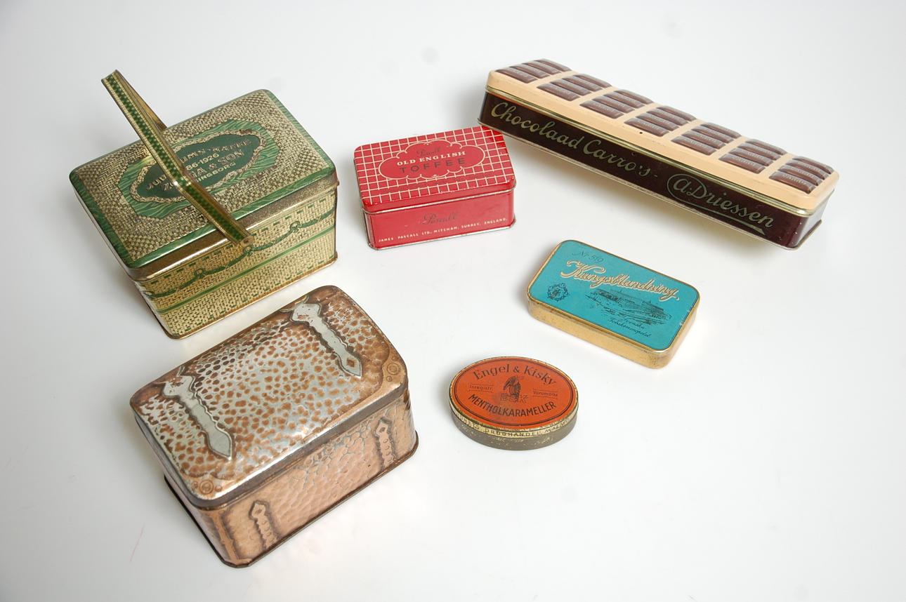 PLÅTBURKAR, 6 st , Kaffe, Choklad, karameller.