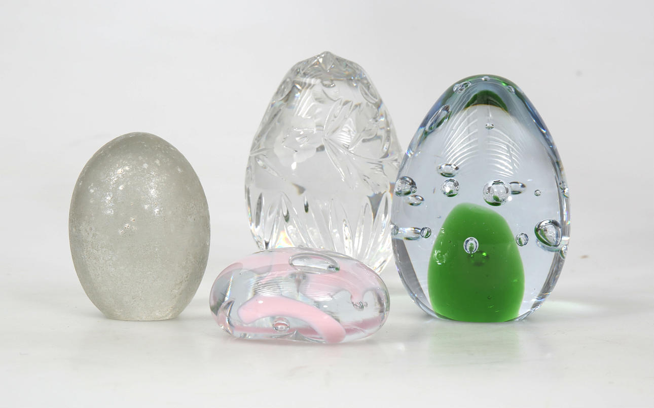 BREVPRESSAR, glas, 4 stycken, bland annat Gullaskruf.