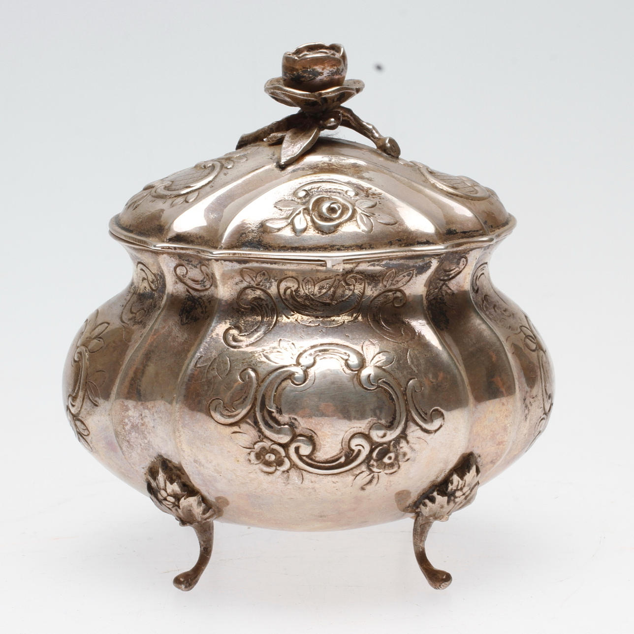 SOCKERSKÅL, silver, rokokostil, JLM, 1958. Vikt ca 244.4 g.