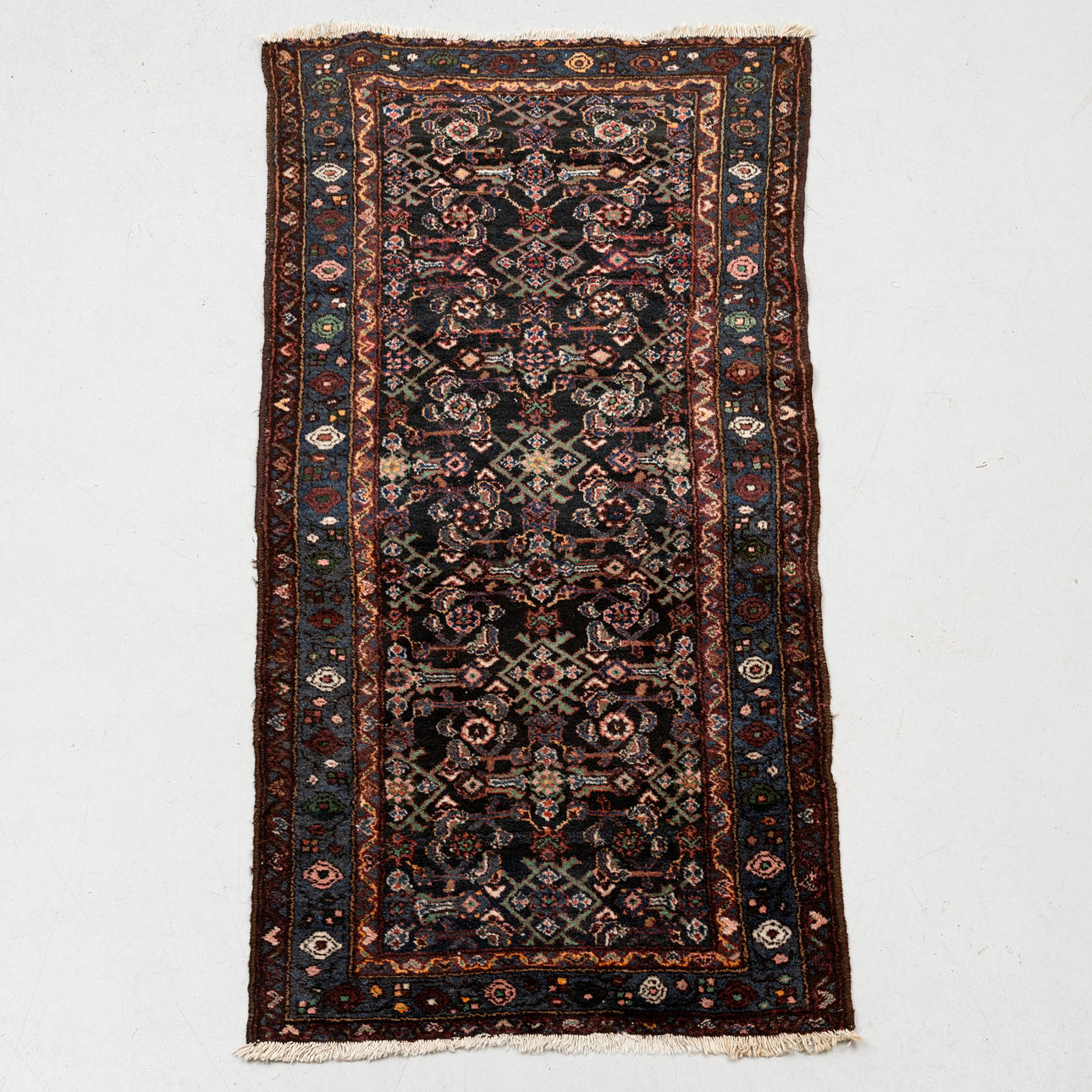 A CARPET, Persia, ca 193x98 cm.
