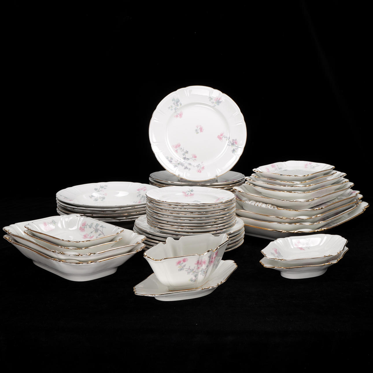 A 51-piece stoneware tableware set, “Geranium”, Hawthorn, Gustafsberg.