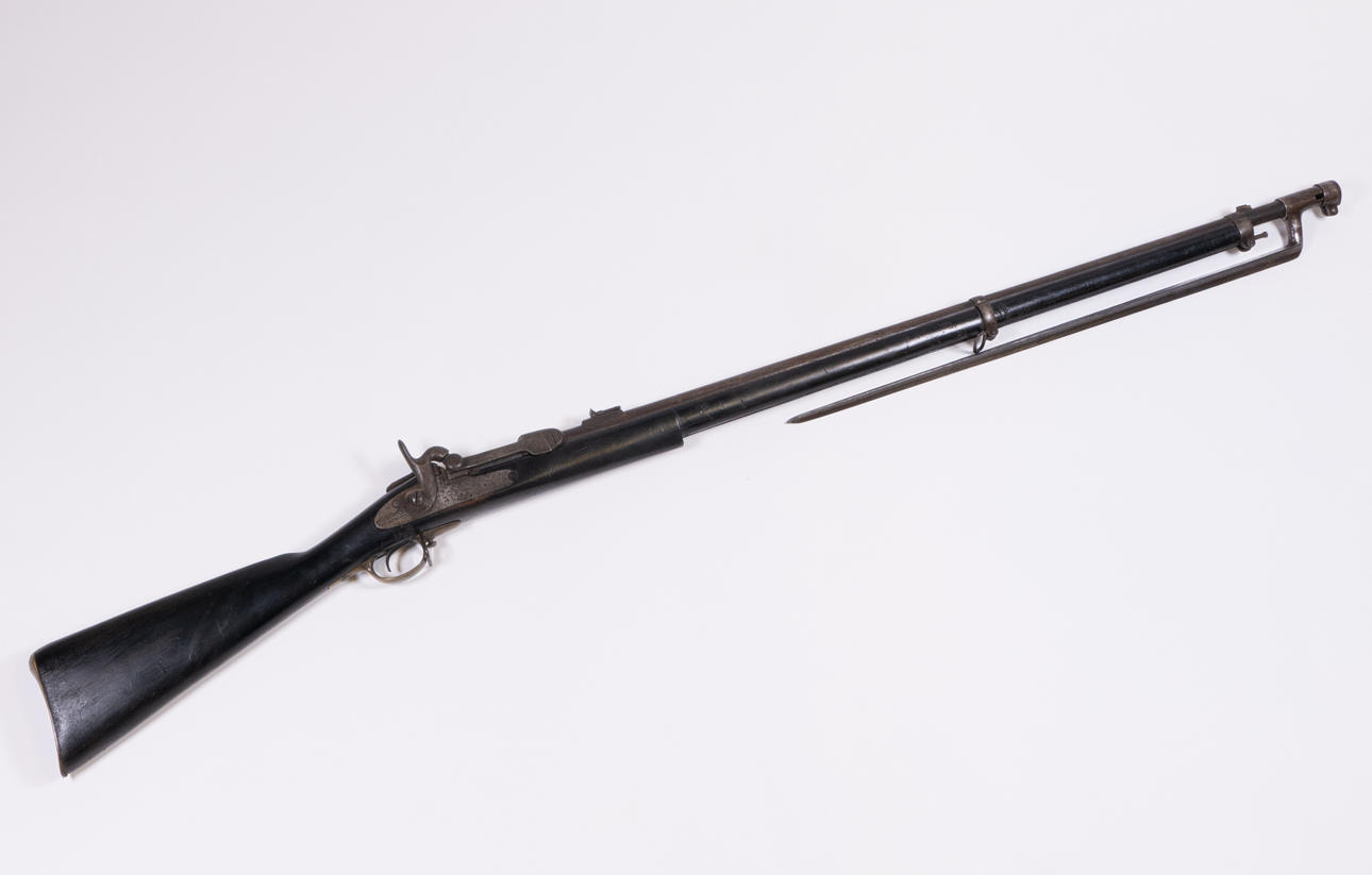 CHAMBERLOADING RIFLE, Swedish, m/1864, for the infantry, with bayonet ...