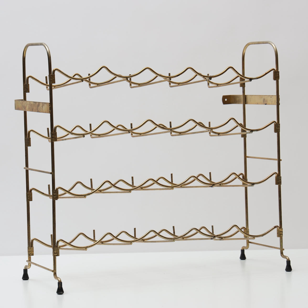 A 1900/2000s wine rack.