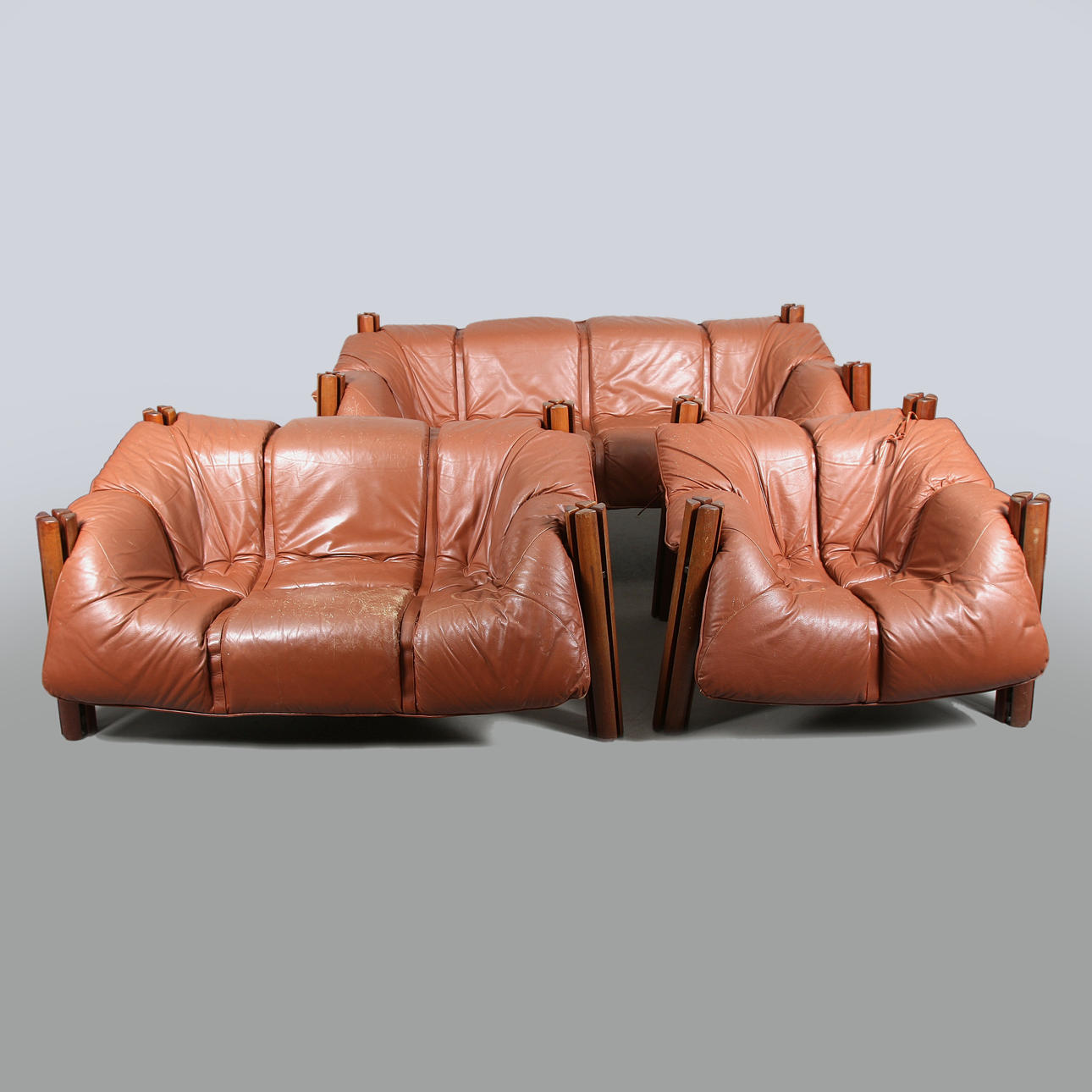 SOFFGRUPP, 3 delar, skinn och körsbärsträ, 1980-tal.