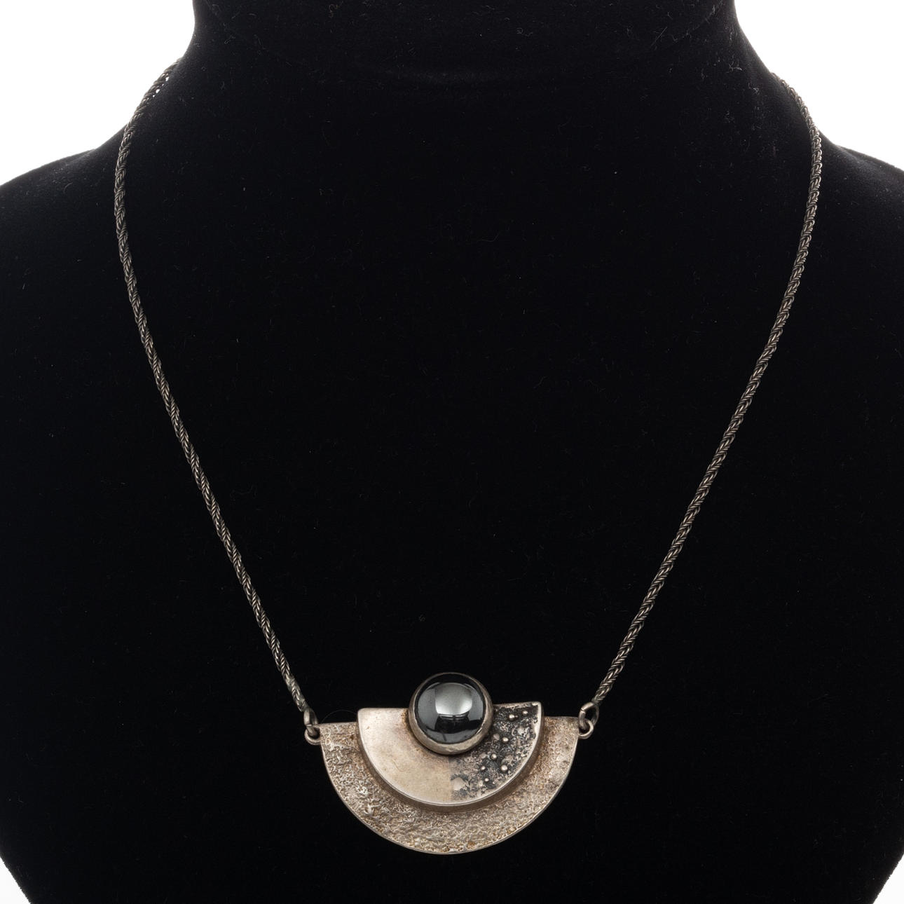 NECKLACE, Sterling Silver, Hematite.