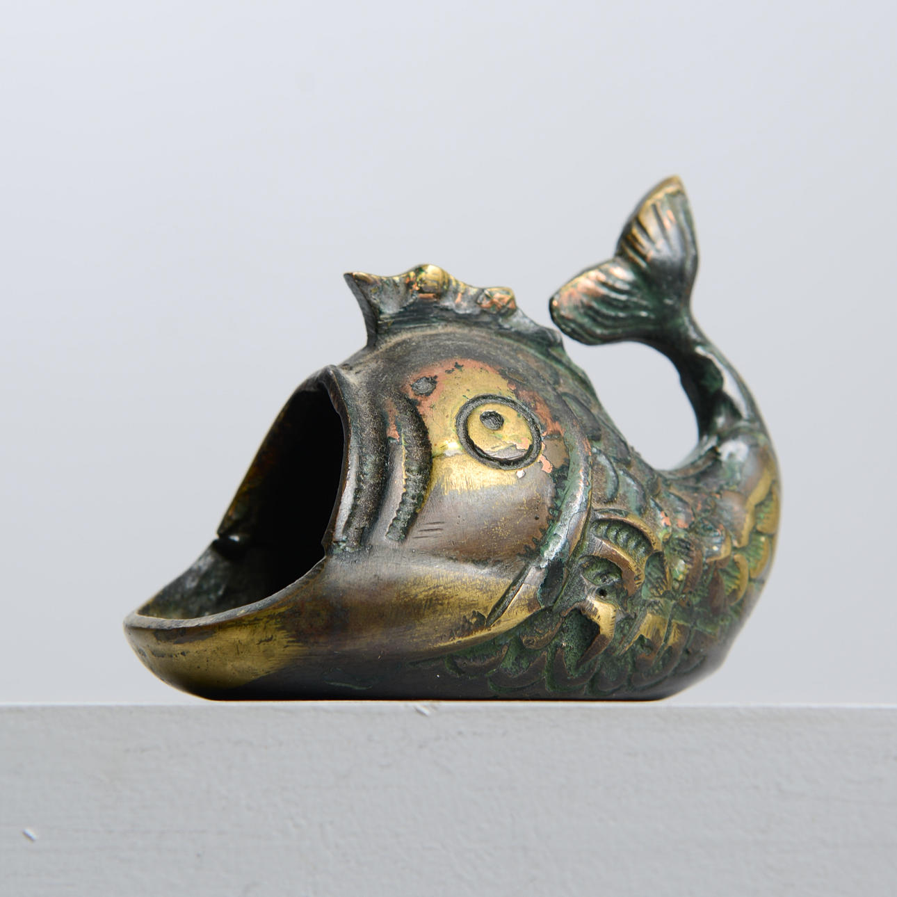 A bronze ashtray, mid 20th century.