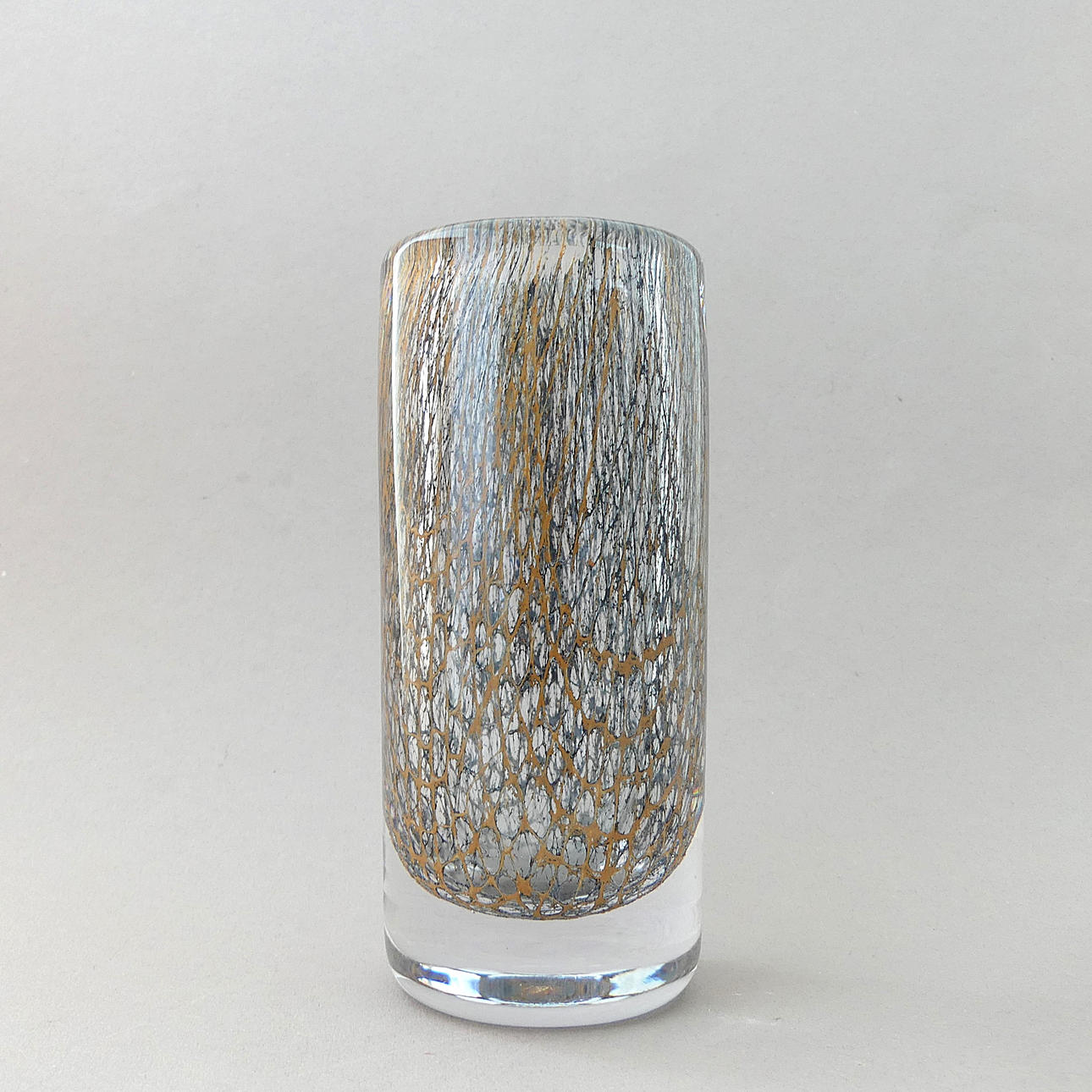 ELSA SÖDERBERG. vase, fishnet patterned glass, signed Hovmantorp - 67.