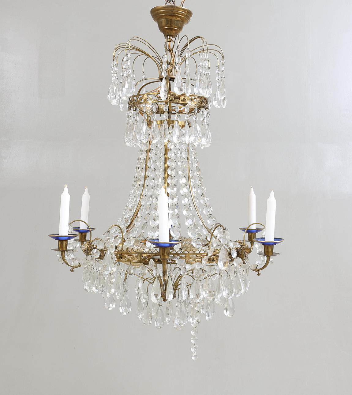 A 20th-century crystal chandelier.