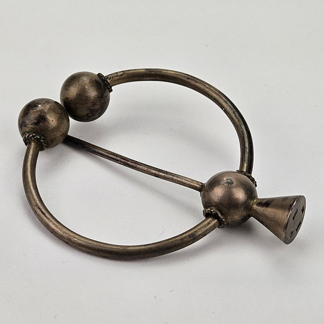 DRÄKTSMYCKE, brosch, silver, 1900-tal.
