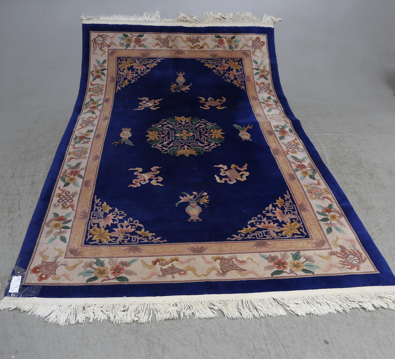 MATTA, Kina, 1900-tal, ca. 280x170 cm.