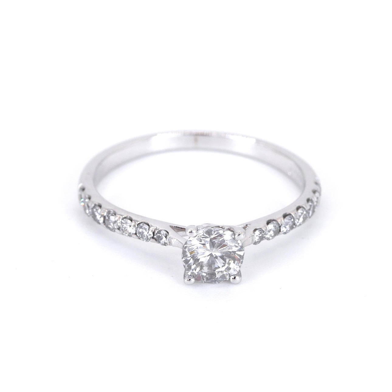 18CT WHITE GOLD DIAMOND SET RING.