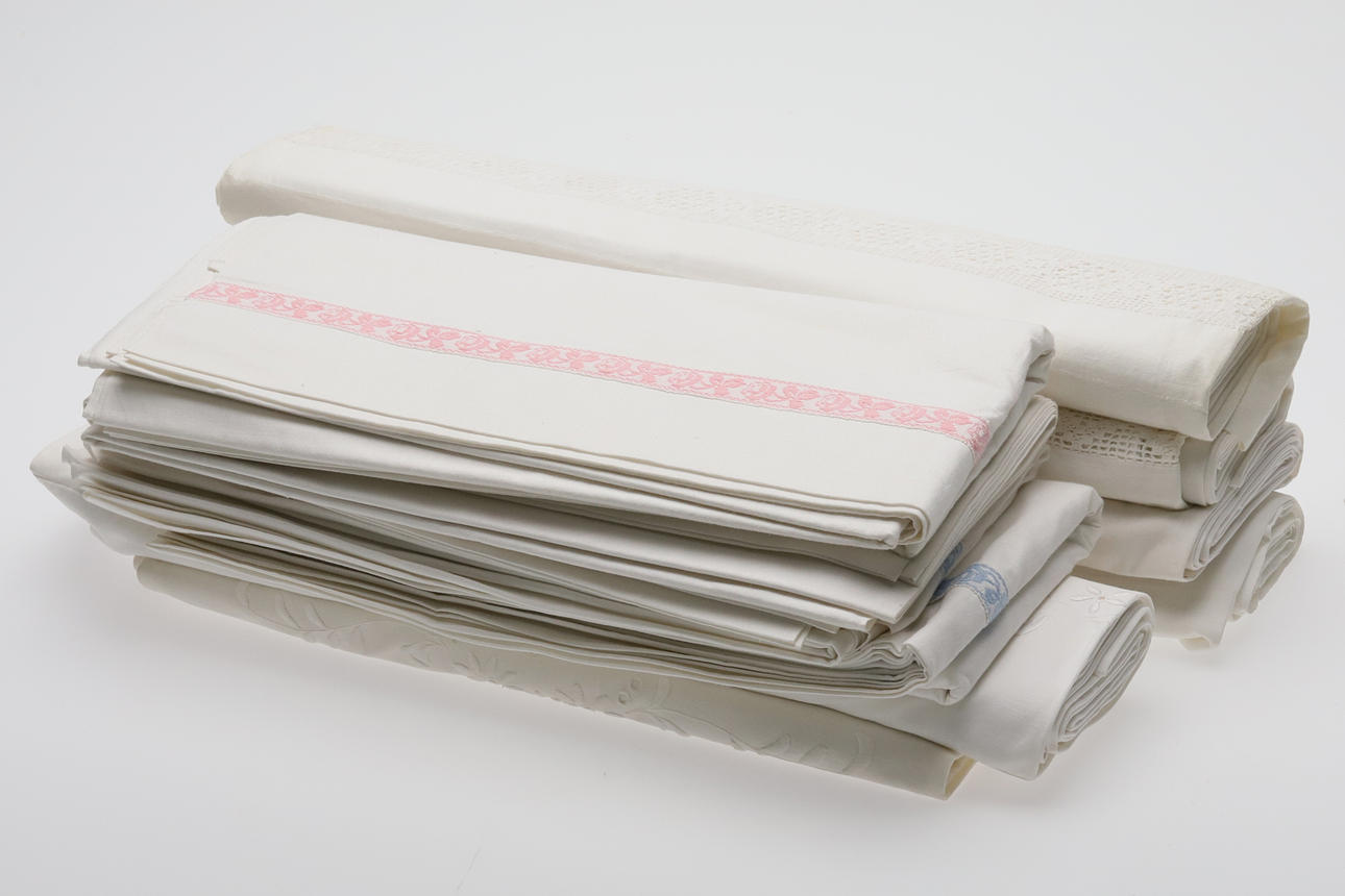 SHEETS. 10 pcs, linen, 20th century.