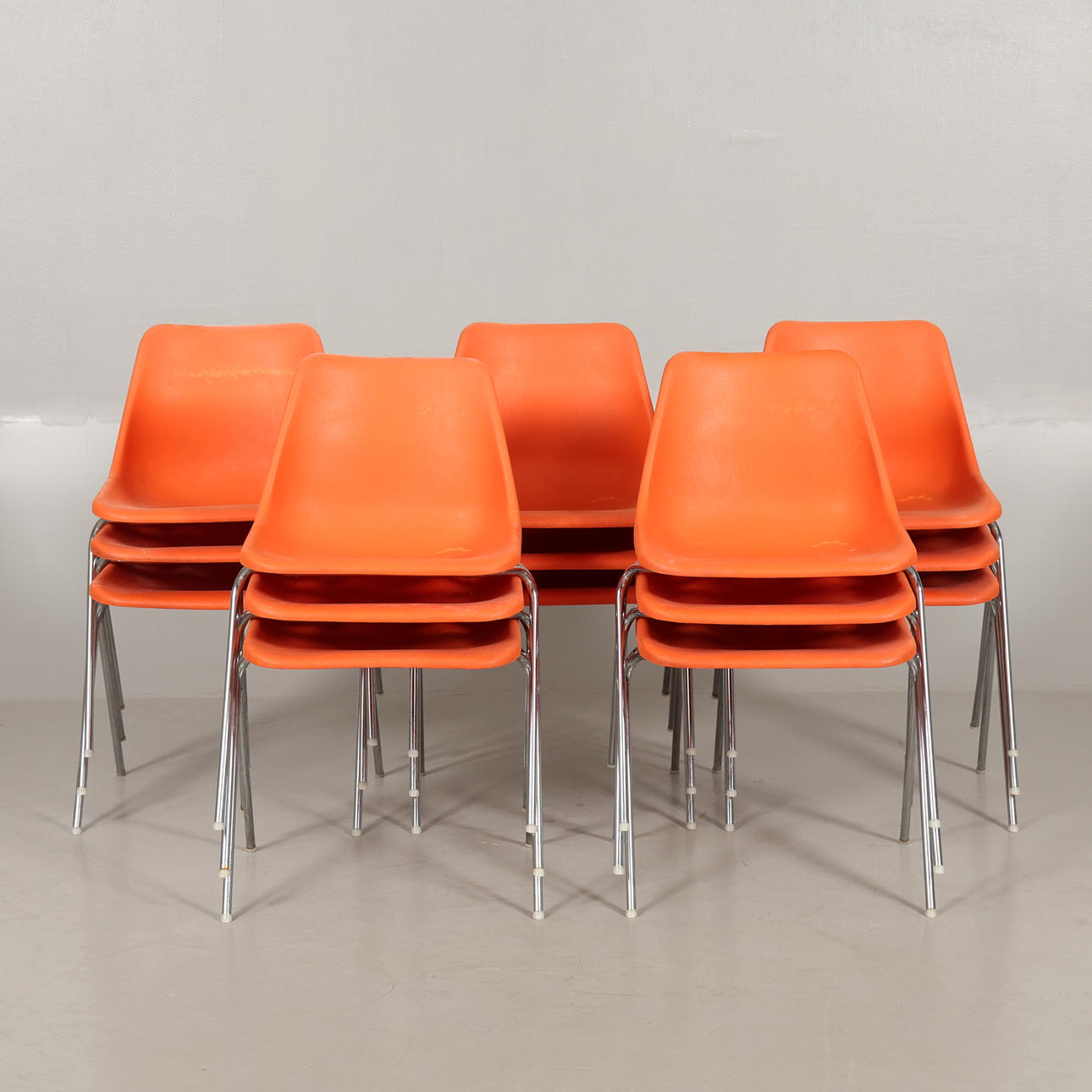 ROBIN DAY. STAPELSTOLAR 15 st Overman.