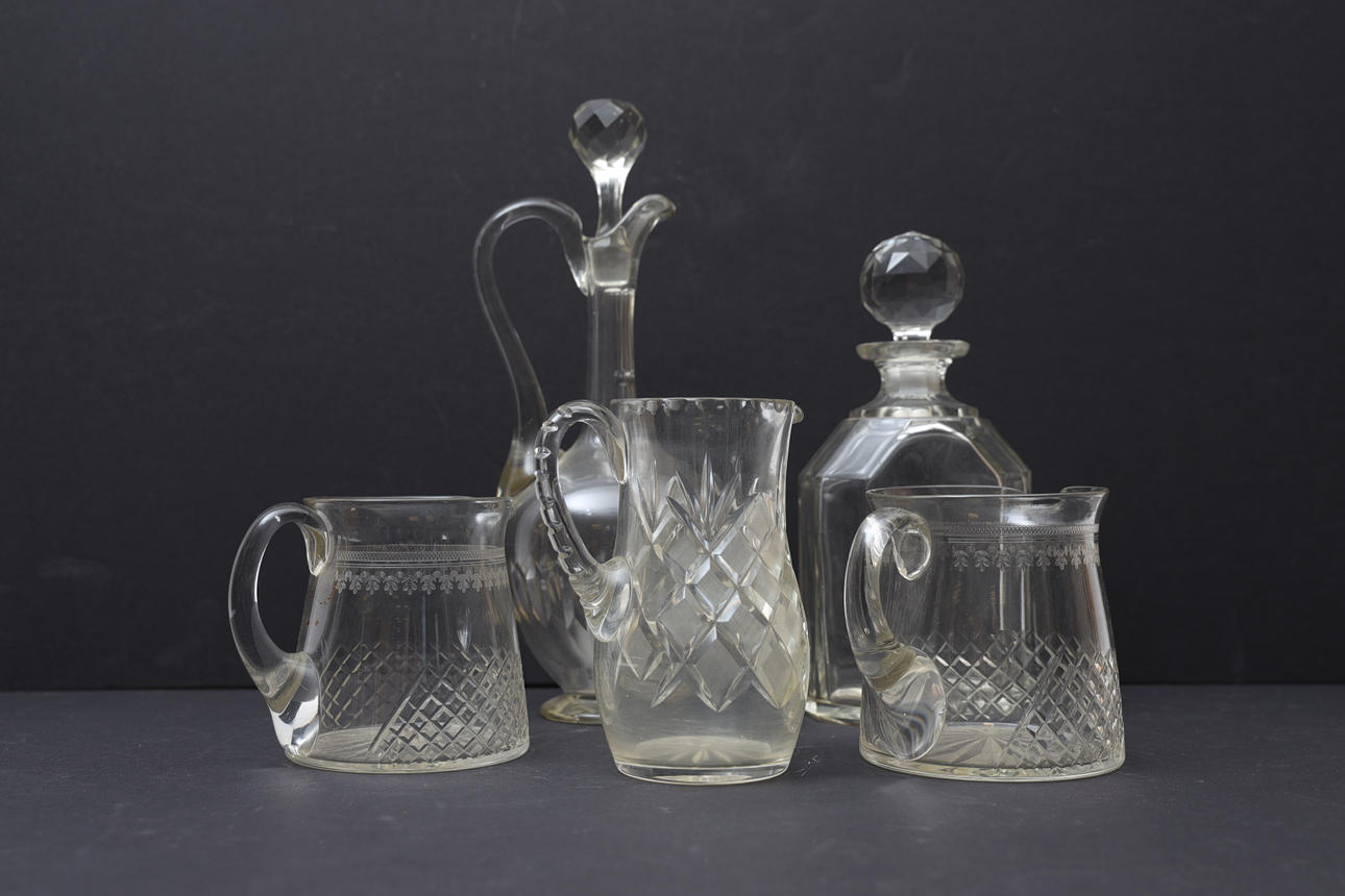 GLAS 5 DELAR, delvis 1800-tal.