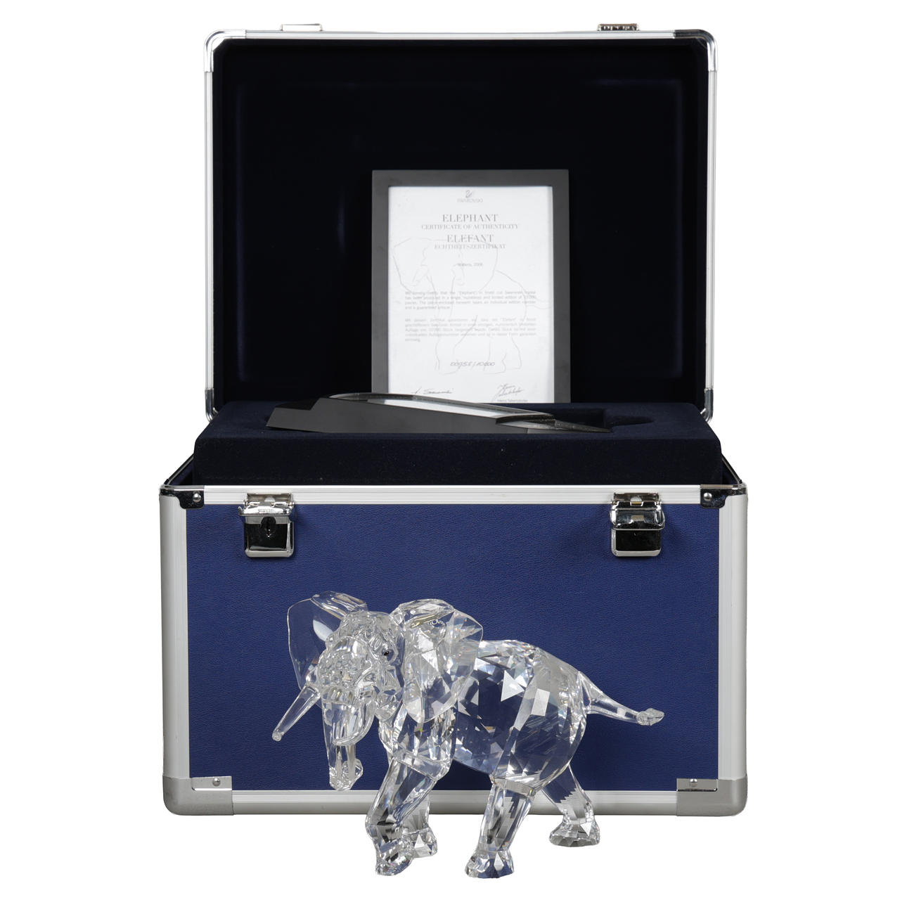 A SWAROVSKI LIMITED EDITION ELEPHANT 2006.