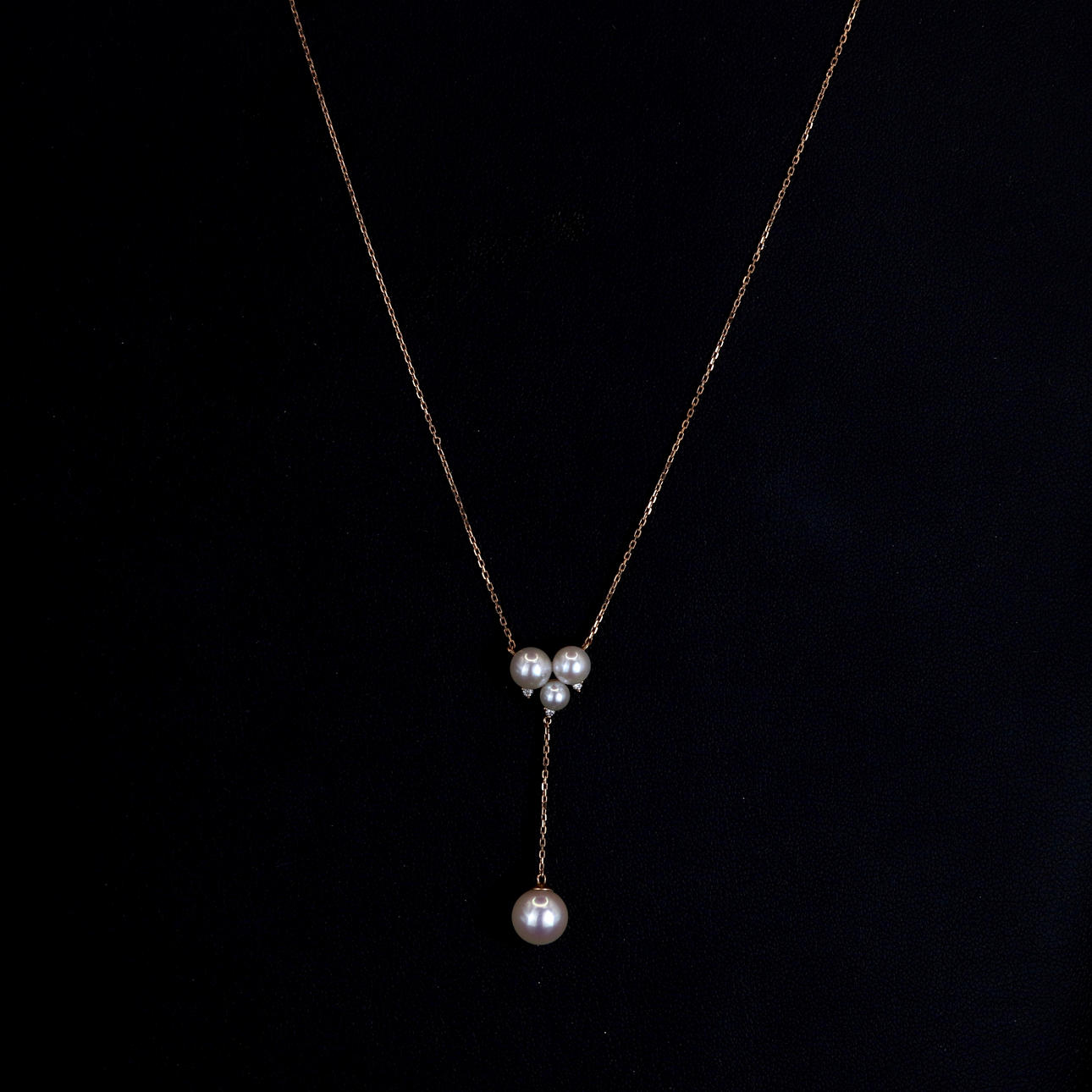 18CT ROSE GOLD PEARL & DIAMOND SET NECKLCE.