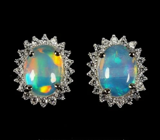 OPAL SILVER EARRINGS.