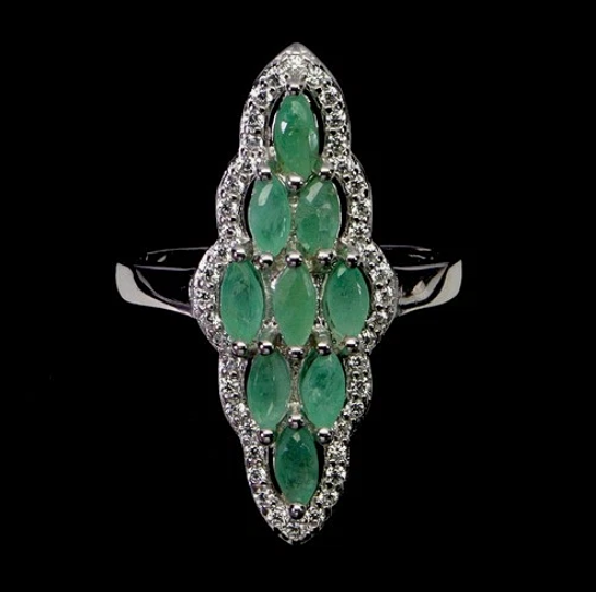 EMERALD SILVER RING.