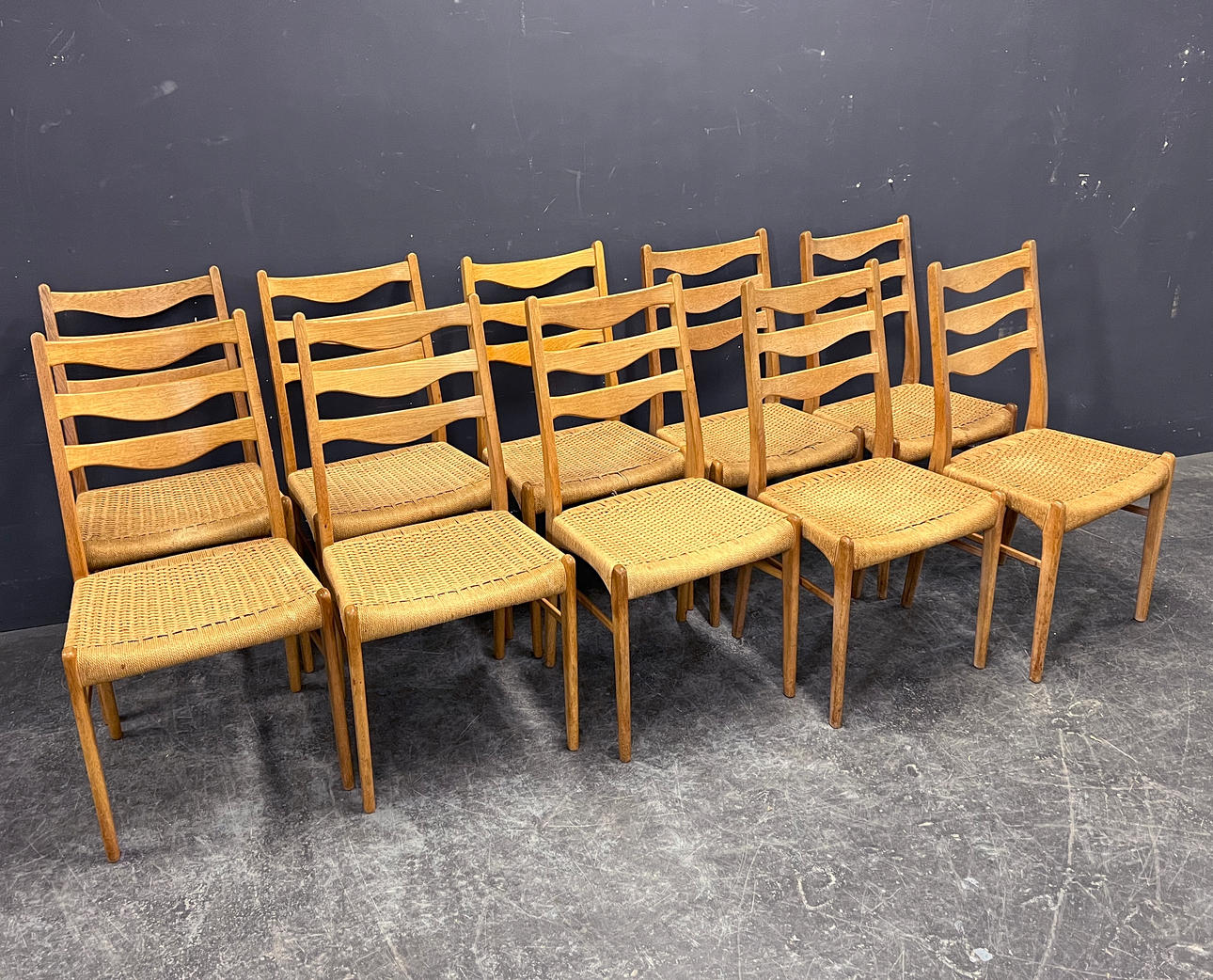 ARNE WAHL IVERSEN. 10 CHAIRS.