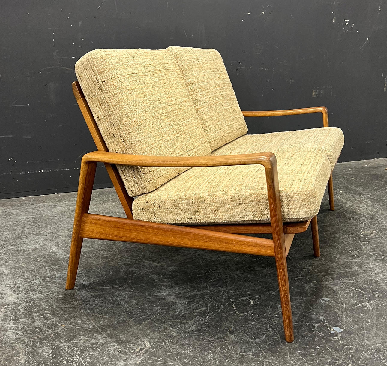 ARNE WAHL IVERSEN. SOFA.