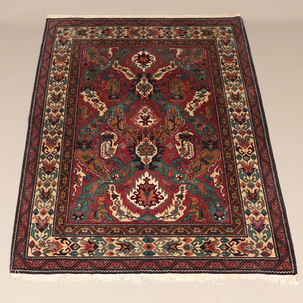 MATTA, persisk, cirka 200 x 145 cm.